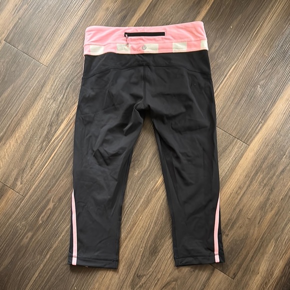 Lululemon Black and Pink Crop Leggings - Picture 3 of 5